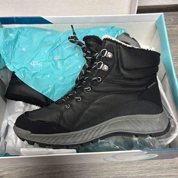 BareTraps Maine Waterproof Hiker Boot - Picture 2 of 6